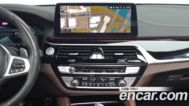 BMW 5 Series (G30) 530e M Sport 2021 — фото 13