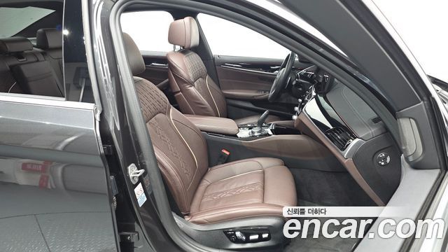 BMW 5 Series (G30) 530e M Sport 2021 — фото 26