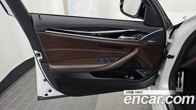 BMW 5 Series (G30) 530i M Sport Package Plus 2019 — фото 30