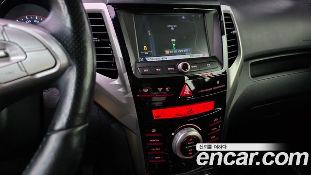 KG Mobility (SsangYong) Tivoli LX 2WD DLX 2015 — фото 13