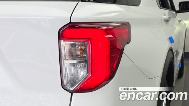 Ford Explorer (VI) 2.3 LimIted 4WD 2021 — фото 23