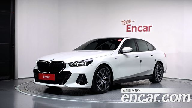 BMW 5 Series (G60) 520i Special Edition 2024 — фото 1