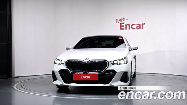 BMW 5 Series (G60) 520i Special Edition 2024 — фото 3