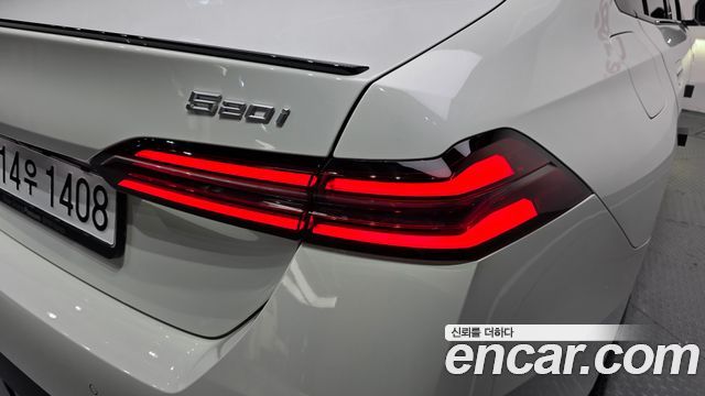 BMW 5 Series (G60) 520i Special Edition 2024 — фото 23
