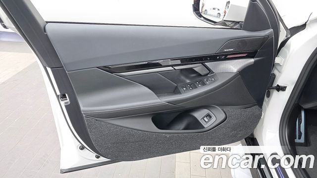 BMW 5 Series (G60) 520i Special Edition 2024 — фото 24