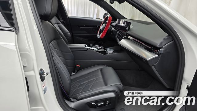 BMW 5 Series (G60) 520i Special Edition 2024 — фото 26