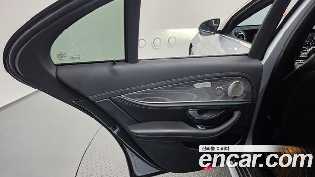 Mercedes-Benz E-Class (W213) E350 4MATIC AMG Line 2022 — фото 25