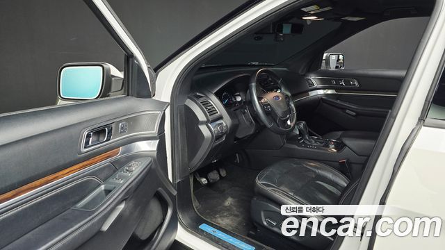 Ford Explorer 2.3 Limited 4WD 5th 2018 — фото 10