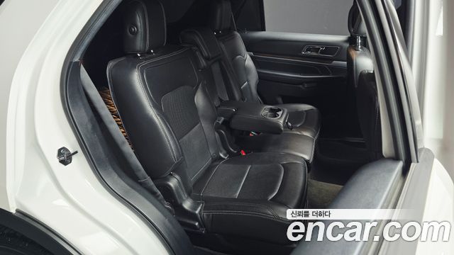 Ford Explorer 2.3 Limited 4WD 5th 2018 — фото 11