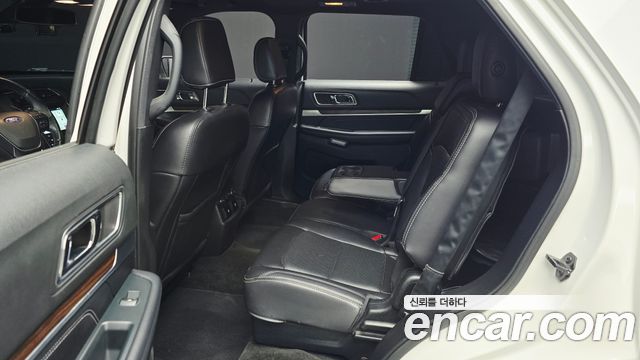 Ford Explorer 2.3 Limited 4WD 5th 2018 — фото 12