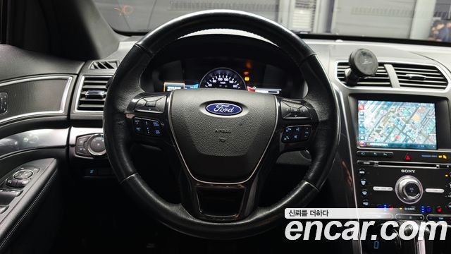 Ford Explorer 2.3 Limited 4WD 5th 2018 — фото 15