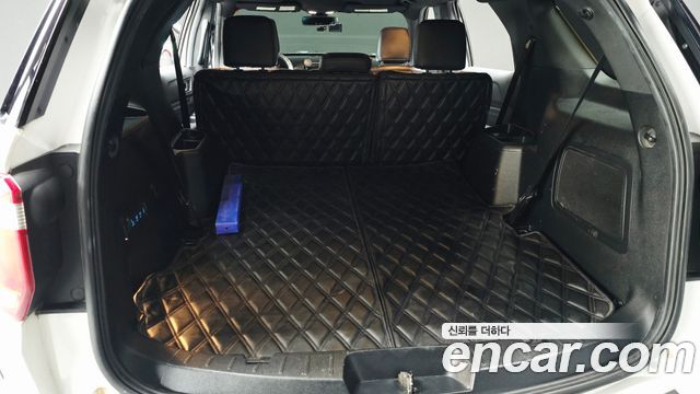 Ford Explorer 2.3 Limited 4WD 5th 2018 — фото 19