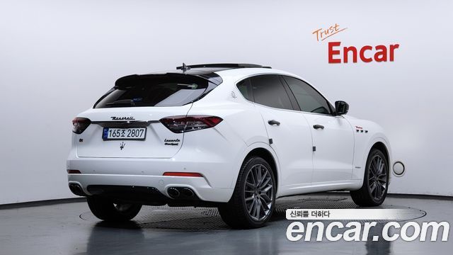 Maserati Levante 3.0 AWD Sport 2017 — фото 2
