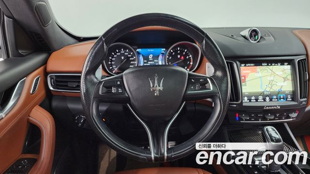 Maserati Levante 3.0 AWD Sport 2017 — фото 12