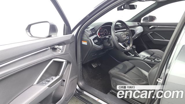 Audi Q3 (F3) 35 TDI Premium Sportback 2022 — фото 15
