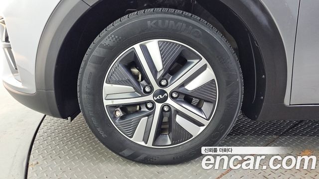 Kia Niro 1.6 HEV Prestige 2022 — фото 5
