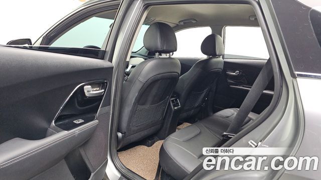 Kia Niro 1.6 HEV Prestige 2022 — фото 11
