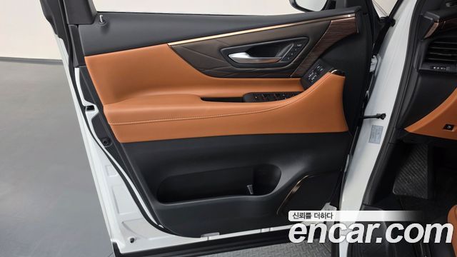 Toyota Alphard (IV) 2.5 HEV Executive AWD 2025 — фото 24