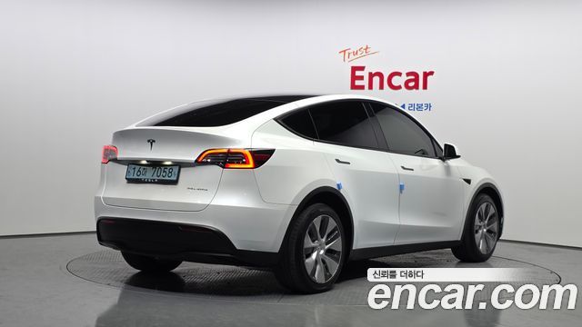 Tesla Model Y Long Range AWD 2022 — фото 2