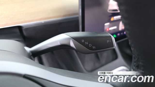 Tesla Model Y Long Range AWD 2022 — фото 9