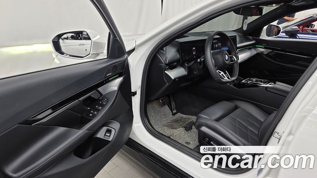 BMW 5 Series (G60) 520i M Sport 2024 — фото 10