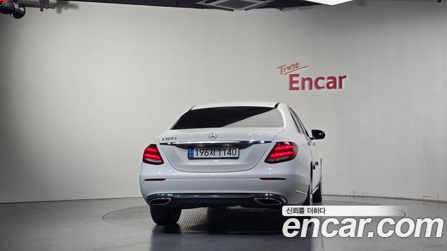 Mercedes-Benz E-Class (W213) E220d Exclusive 2018 — фото 4