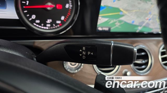 Mercedes-Benz E-Class (W213) E220d Exclusive 2018 — фото 9