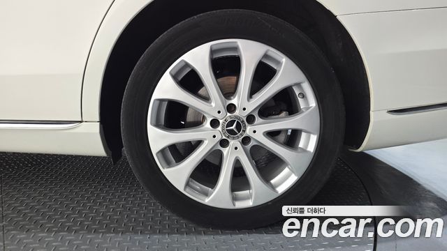 Mercedes-Benz E-Class (W213) E220d Exclusive 2018 — фото 21