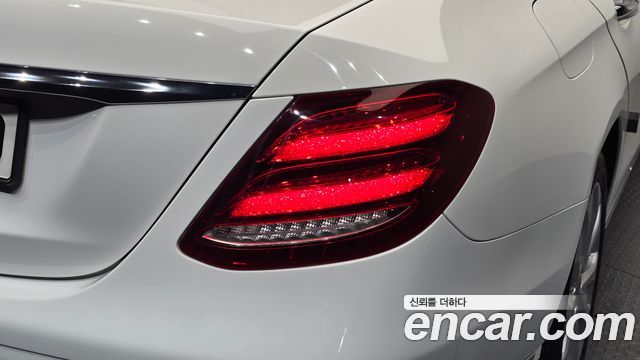 Mercedes-Benz E-Class (W213) E220d Exclusive 2018 — фото 23