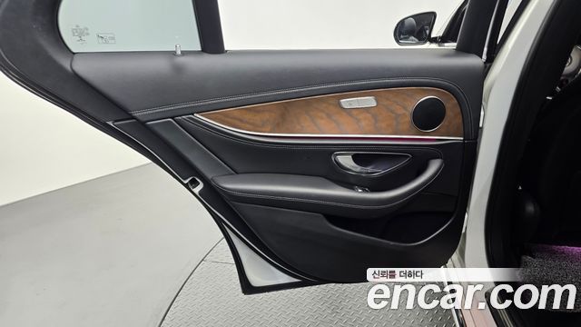 Mercedes-Benz E-Class (W213) E220d Exclusive 2018 — фото 25