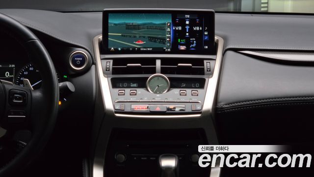 Lexus NX300h Supreme 2018 — фото 18