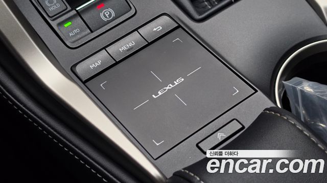 Lexus NX300h Supreme 2018 — фото 36
