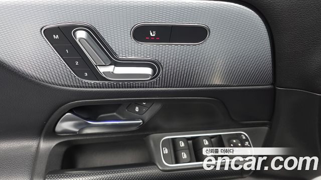 Mercedes-Benz GLB-Class (X247) GLB200 d 2021 — фото 14