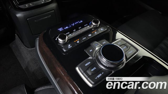 Genesis EQ900 3.8 GDI AWD Luxury 2018 — фото 18