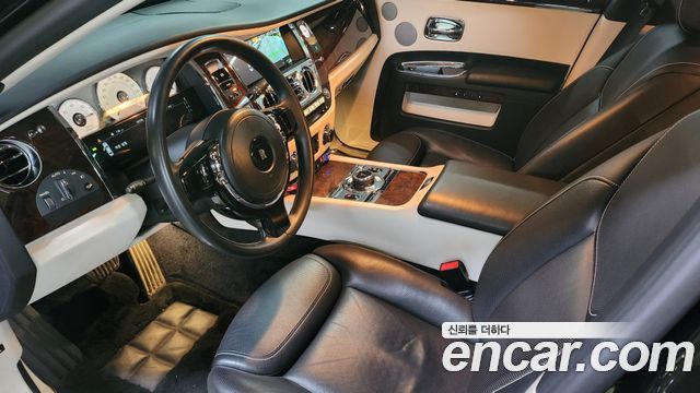 Rolls-Royce Ghost 6.6 EWB V12 2018 — фото 20