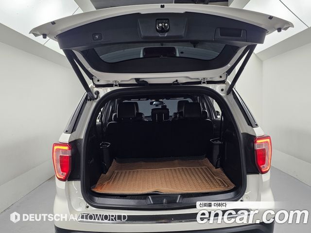 Ford Explorer 2.3 Limited 4WD 5th 2018 — фото 23