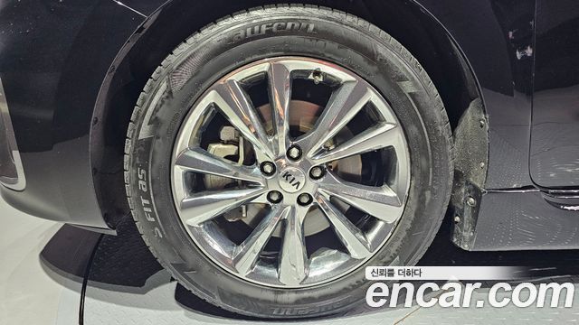 Kia Carnival 9-Seater Hi-Limousine Noblesse Special 2020 — фото 5
