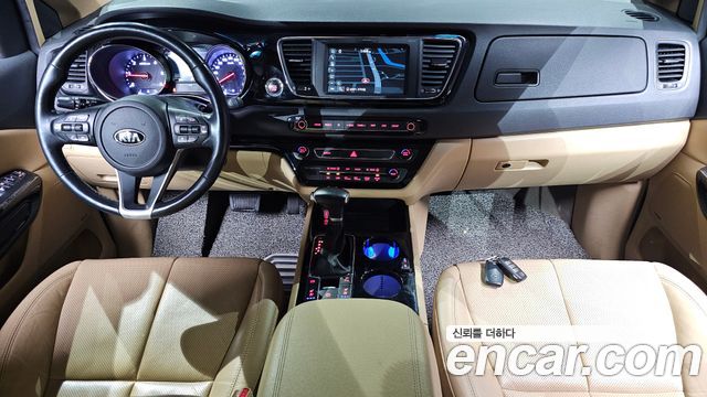 Kia Carnival 9-Seater Hi-Limousine Noblesse Special 2020 — фото 7