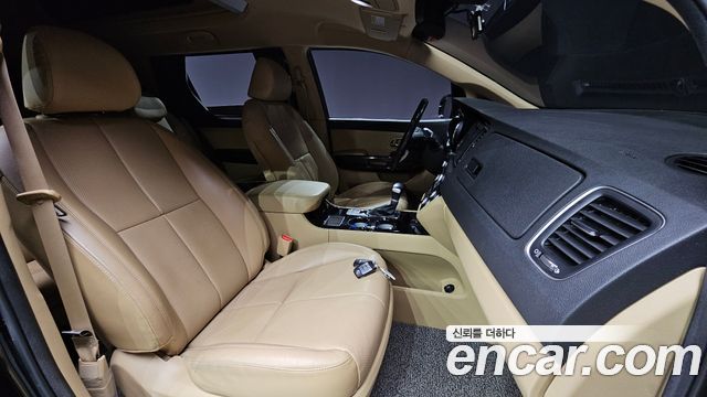 Kia Carnival 9-Seater Hi-Limousine Noblesse Special 2020 — фото 10