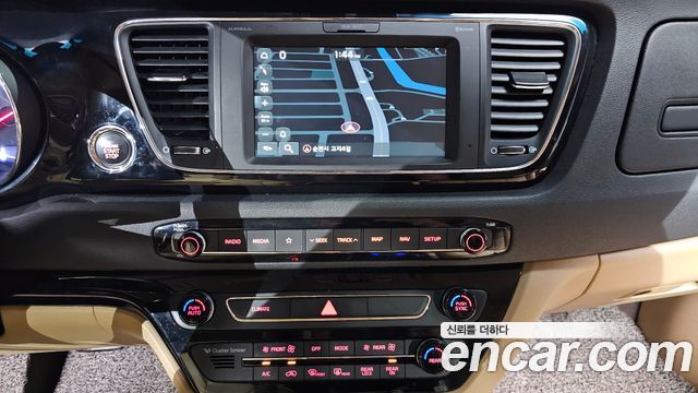 Kia Carnival 9-Seater Hi-Limousine Noblesse Special 2020 — фото 13