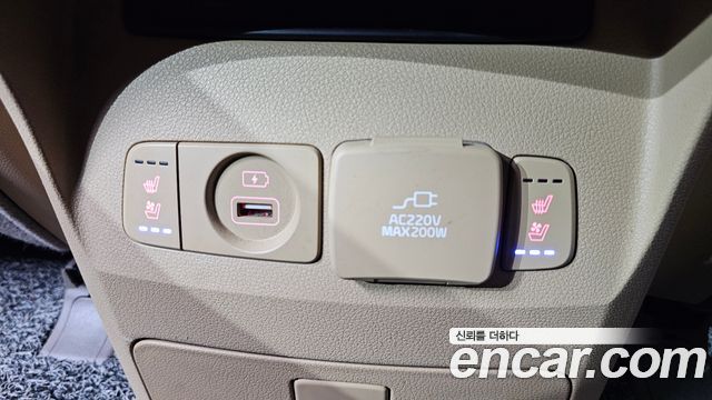 Kia Carnival 9-Seater Hi-Limousine Noblesse Special 2020 — фото 18