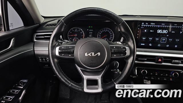 Kia K5 (III) 2.0 Trendy 2023 — фото 17