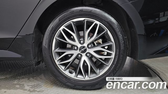Kia K5 (III) 2.0 Trendy 2023 — фото 27