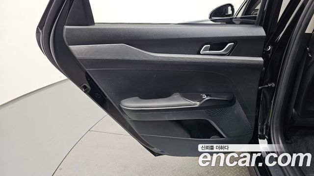 Kia K5 (III) 2.0 Trendy 2023 — фото 31
