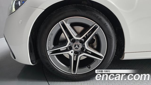 Mercedes-Benz E-Class (W213) E250 AMG Line 2023 — фото 5