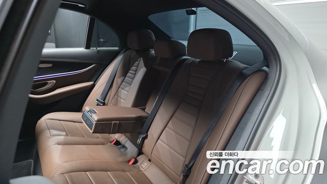 Mercedes-Benz E-Class (W213) E250 AMG Line 2023 — фото 12