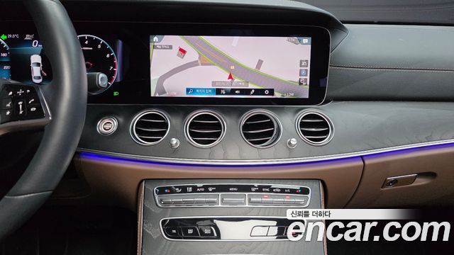 Mercedes-Benz E-Class (W213) E250 AMG Line 2023 — фото 13