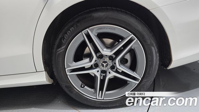 Mercedes-Benz E-Class (W213) E250 AMG Line 2023 — фото 21