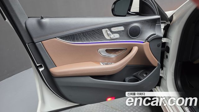 Mercedes-Benz E-Class (W213) E250 AMG Line 2023 — фото 24