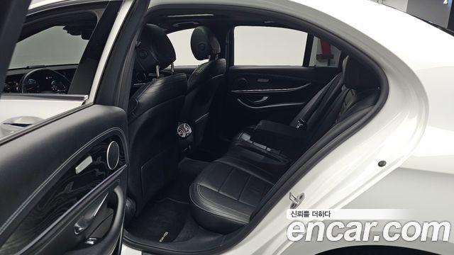 Mercedes-Benz E-Class (W213) E220d 4MATIC AMG Line 2021 — фото 11